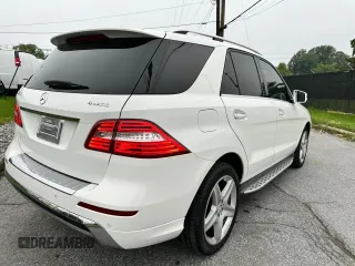 2014 Mercedes-Benz M 550 z VIN 4JGDA7DB0EA386032, wystawiony jako Copart lot #61507465 z przebiegiem 131 078 mil mil oraz Czysty tytuł • Clean title. Historia ofert i sprzedaży dostępna na DreamBid. Obrazek 4.