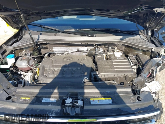2024 Volkswagen Tiguan SE with VIN 3VVNB7AXXRM199400, listed as a IAAI auction lot 42216941 with 11,581 mi miles and . Bid and sale history available at DreamBid. Image 10.
