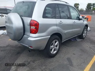 2005 Toyota RAV4 with VIN JTEGD20V650075153, listed as a IAAI auction lot 42077078 with 122,387 mi miles. Bid and sale history available at carsss.com. Image 4.