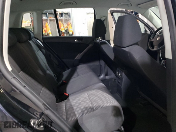 2010 Volkswagen Tiguan with VIN WVGCV7AX2AW504241, listed as a Copart auction lot 44610505 with 234,251 mi miles and Clean Title. Bid and sale history available at DreamBid. Image 11.
