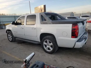 2010 Chevrolet Avalanche LT with VIN 3GNNCFE02AG275656, listed as a Copart auction lot 84417574 with 191,476 mi miles and Salvage Title. Bid and sale history available at carsss.com. Image 2.
