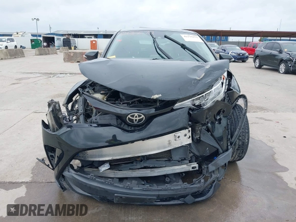 2020 Toyota C-HR LE z VIN JTNKHMBX1L1074377, wystawiony jako IAAI lot #42135672 z przebiegiem 88 846 mil mil oraz . Historia ofert i sprzedaży dostępna na DreamBid. Obrazek 6.