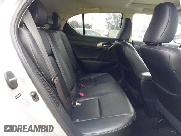 2014 Lexus CT 200h Hybrid with VIN JTHKD5BH0E2173721, listed as a IAAI auction lot 41798469 with 124,337 mi miles. Bid and sale history available at carsss.com. Image 8.