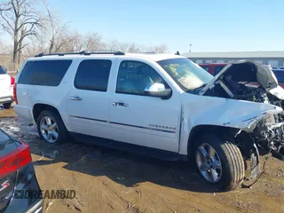 2009 Chevrolet Suburban LTZ with VIN 1GNFK36309R293857, listed as a IAAI auction lot 41632105 with 1 mi miles. Bid and sale history available at carsss.com. Image 13.