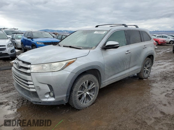 2017 Toyota Highlander LE with VIN 5TDZZRFH7HS226821, listed as a Copart auction lot 47089555 with 101,192 mi miles and Salvage title. Bid and sale history available at DreamBid. Image 1.