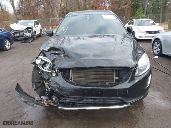 2016 Volvo XC60 T6 Drive-E with VIN YV449MRK4G2917795, listed as a IAAI auction lot 40893612 with 1 mi miles. Bid and sale history available at carsss.com. Image 13.