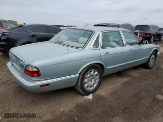 2000 Jaguar XJ with VIN SAJDA14C2YLF16982, listed as a Copart auction lot 44993015 with 113,629 mi miles and Clean Title. Bid and sale history available at carsss.com. Image 3.