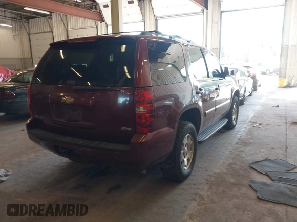 2008 Chevrolet Tahoe 3LT z VIN 1GNFK13058J136126, wystawiony jako IAAI lot #42073594 z przebiegiem 139 242 mil mil oraz . Historia ofert i sprzedaży dostępna na DreamBid. Obrazek 4.