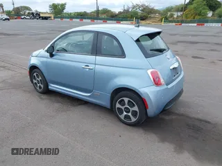 2015 FIAT 500e z VIN 3C3CFFGE1FT503214, wystawiony jako IAAI lot #42260391 z przebiegiem 52 403 mil mil oraz . Historia ofert i sprzedaży dostępna na DreamBid. Obrazek 3.