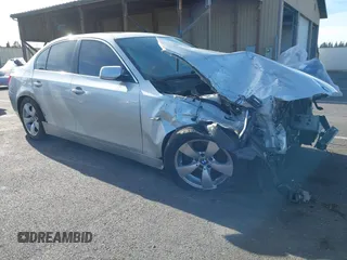 2007 BMW 5 Series 525i z VIN WBANE53517C661568, wystawiony jako IAAI lot #41560607 z przebiegiem Nie podano mil oraz . Historia ofert i sprzedaży dostępna na DreamBid. Obrazek 1.
