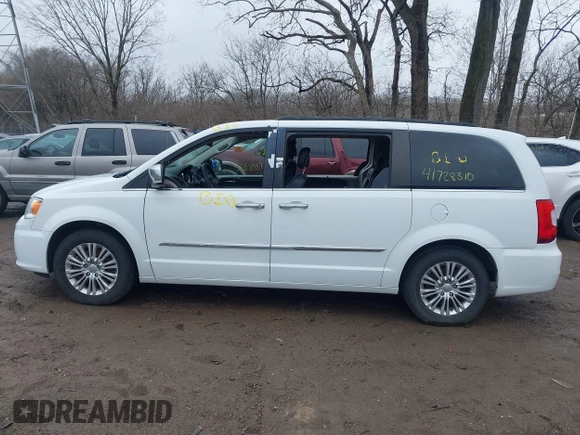 2015 Chrysler Town & Country Touring L z VIN 2C4RC1CG5FR655959, wystawiony jako IAAI lot #41728310 z przebiegiem 187 922 mil mil oraz . Historia ofert i sprzedaży dostępna na DreamBid. Obrazek 14.