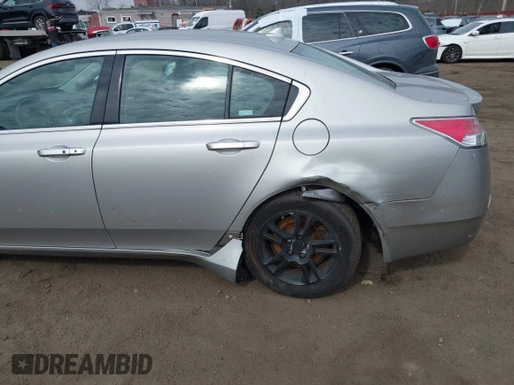 2009 Acura TL Tech with VIN 19UUA86519A013039, listed as a IAAI auction lot 41656570 with 241,217 mi miles. Bid and sale history available at carsss.com. Image 6.