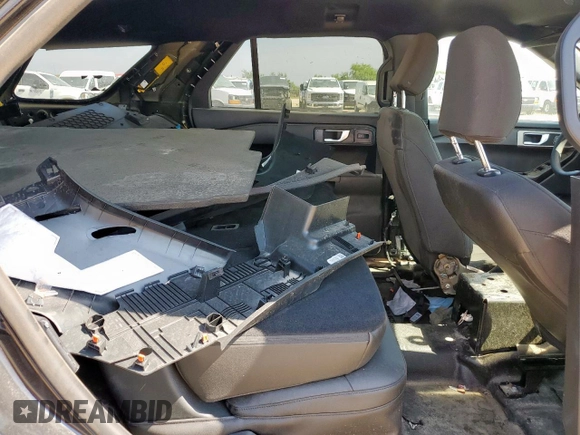 2021 Ford Police Interceptor Utility z VIN 1FM5K8AB8MGC33082, wystawiony jako Copart lot #56519955 z przebiegiem Nie podano mil oraz Szkoda całkowita • Salvage title. Historia ofert i sprzedaży dostępna na DreamBid. Obrazek 10.