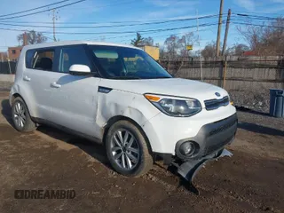 2018 Kia Soul + with VIN KNDJP3A52J7901598, listed as a IAAI auction lot 41875303 with 58,806 mi miles. Bid and sale history available at carsss.com. Image 1.