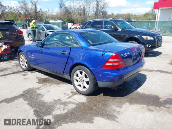 1998 Mercedes-Benz SLK 230/320 with VIN WDBKK47F0WF073233, listed as a IAAI auction lot 42017548 with 125,262 mi miles and . Bid and sale history available at DreamBid. Image 3.