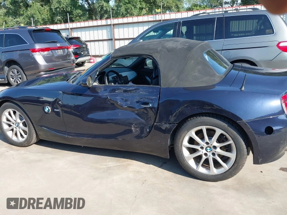 2006 BMW Z4 3.0i with VIN 4USBU33526LW58409, listed as a IAAI auction lot 42241927 with 126,347 mi miles and . Bid and sale history available at DreamBid. Image 15.