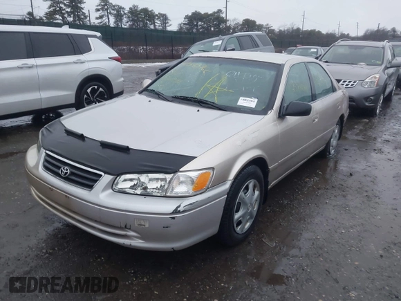 2001 Toyota Camry CE z VIN 4T1BG22K01U847704, wystawiony jako IAAI lot #41583762 z przebiegiem Nie podano mil oraz . Historia ofert i sprzedaży dostępna na DreamBid. Obrazek 2.