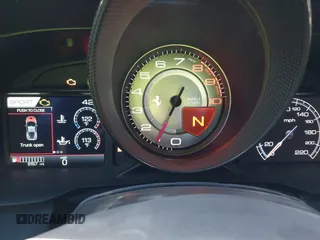 2021 Ferrari F8 z VIN ZFF92LLAXM0268231, wystawiony jako IAAI lot #41442929 z przebiegiem 6157 mil mil oraz . Historia ofert i sprzedaży dostępna na DreamBid. Obrazek 7.