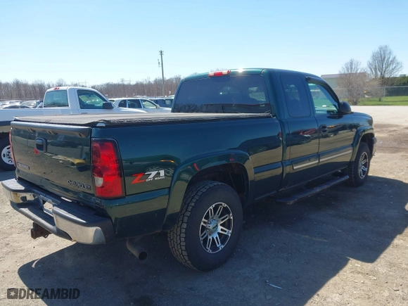 2004 Chevrolet Silverado 1500 Z71 with VIN 2GCEK19T541236477, listed as a IAAI auction lot 42045565 with 125,581 mi miles. Bid and sale history available at carsss.com. Image 4.