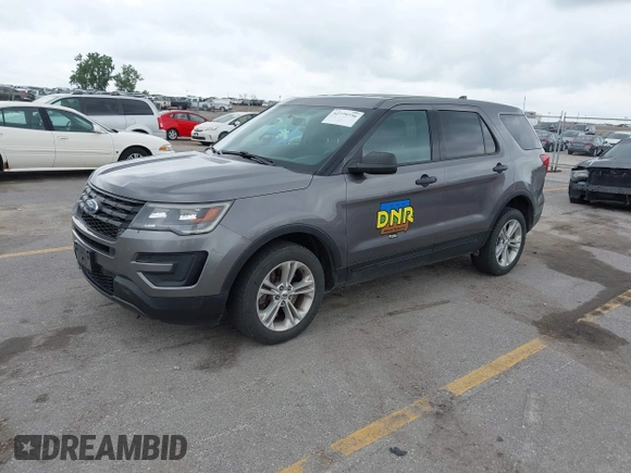 2017 Ford Police Interceptor Utility z VIN 1FM5K8ARXHGD26446, wystawiony jako IAAI lot #42779736 z przebiegiem 133 865 mil mil oraz . Historia ofert i sprzedaży dostępna na DreamBid. Obrazek 2.