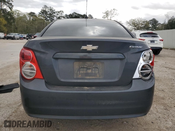 2016 Chevrolet Sonic LS z VIN 1G1JA5SH5G4106781, wystawiony jako Copart lot #49690075 z przebiegiem 132 673 mil mil oraz Szkoda całkowita • Salvage title. Historia ofert i sprzedaży dostępna na DreamBid. Obrazek 6.