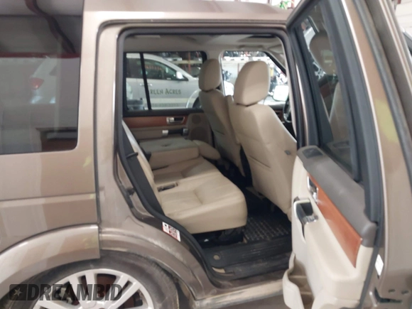 2010 Land Rover LR4 HSE with VIN SALAG2D42AA536395, listed as a IAAI auction lot 42612499 with 193,876 mi miles and . Bid and sale history available at DreamBid. Image 8.