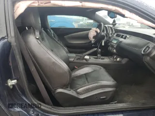 2012 Chevrolet Camaro 2LT z VIN 2G1FG1E33C9187431, wystawiony jako Copart lot #50382355 z przebiegiem 143 012 mil mil oraz Szkoda całkowita • Salvage title. Historia ofert i sprzedaży dostępna na DreamBid. Obrazek 10.