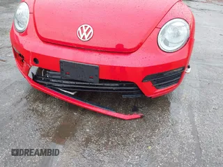 2019 Volkswagen Beetle S с VIN 3VWFD7AT1KM708397, выставлен на аукционе IAAI как лот 41919925 с пробегом 106 958 миль миль и . История ставок и продаж доступна на DreamBid. Изображение 6.