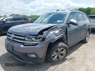 2018 Volkswagen Atlas SE с VIN 1V2CP2CA2JC593755, выставлен на аукционе IAAI как лот 42381332 с пробегом 62 664 миль миль и . История ставок и продаж доступна на DreamBid. Изображение 6.