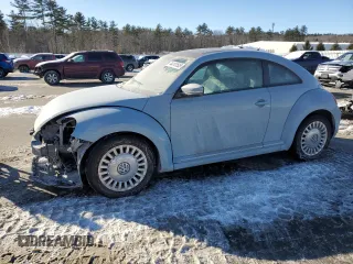 2013 Volkswagen Beetle 2.5L with VIN 3VWJP7AT7DM692551, listed as a Copart auction lot 44141605 with 117,873 mi miles and Salvage Title. Bid and sale history available at DreamBid. Image 1.