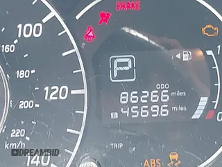 2016 Nissan Note SR z VIN 3N1CE2CP5GL397711, wystawiony jako IAAI lot #42521743 z przebiegiem 86 266 mil mil oraz . Historia ofert i sprzedaży dostępna na DreamBid. Obrazek 16.