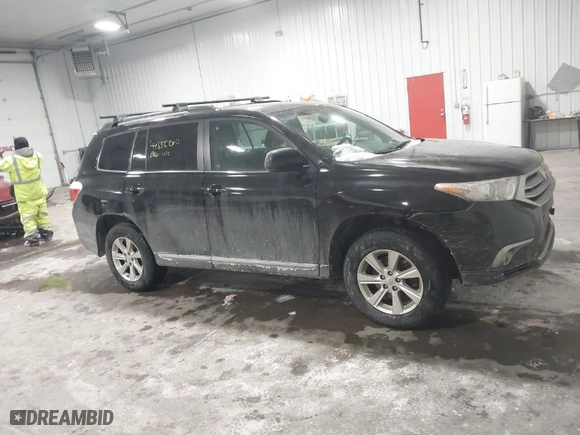 2011 Toyota Highlander with VIN 5TDBK3EH6BS062005, listed as a IAAI auction lot 41555010 with 189,683 mi miles. Bid and sale history available at carsss.com. Image 13.