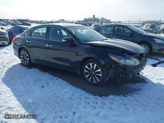 2017 Nissan Altima 2.5 SR with VIN 1N4AL3AP9HC470004, listed as a IAAI auction lot 41564947 with 118,219 mi miles. Bid and sale history available at carsss.com. Image 1.