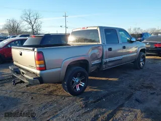 2001 Chevrolet Silverado 1500HD LS with VIN 1GCGC13U71F149241, listed as a IAAI auction lot 41453794 with 281,382 mi miles. Bid and sale history available at carsss.com. Image 4.