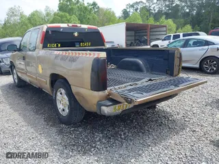 1999 Chevrolet Silverado 1500 LS with VIN 2GCEC19T8X1142580, listed as a IAAI auction lot 41932320 with 238,377 mi miles. Bid and sale history available at carsss.com. Image 3.