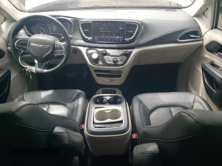 2021 Chrysler Pacifica Touring L with VIN 2C4RC1BGXMR559226, listed as a Copart auction lot 59515235 with 61,219 mi miles and Salvage title. Bid and sale history available at DreamBid. Image 8.