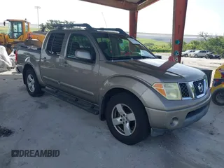 2007 Nissan Frontier SE z VIN 1N6AD07U67C439422, wystawiony jako IAAI lot #42511530 z przebiegiem 236 519 mil mil oraz . Historia ofert i sprzedaży dostępna na DreamBid. Obrazek 1.