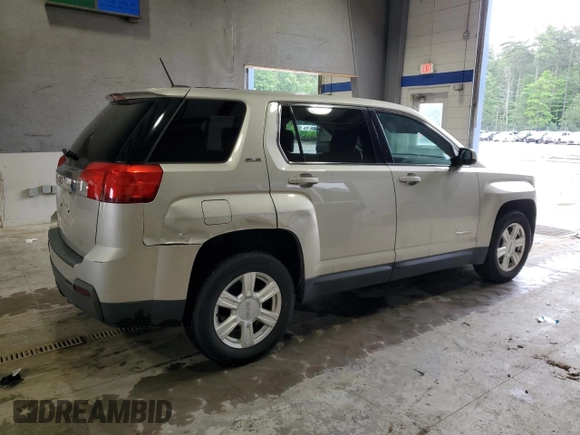 2015 GMC Terrain SLE z VIN 2GKALMEK8F6166008, wystawiony jako Copart lot #59155895 z przebiegiem 142 046 mil mil oraz Czysty tytuł • Clean title. Historia ofert i sprzedaży dostępna na DreamBid. Obrazek 3.