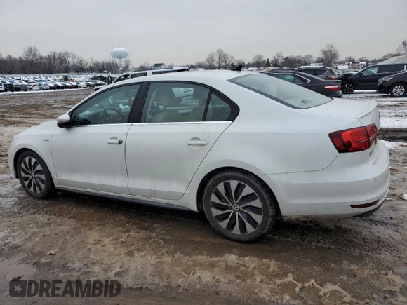 2015 Volkswagen Jetta Sedan Hybrid SEL Premium with VIN 3VW637AJ2FM305746, listed as a Copart auction lot 45083245 with 181,418 mi miles and Clean Title. Bid and sale history available at carsss.com. Image 2.
