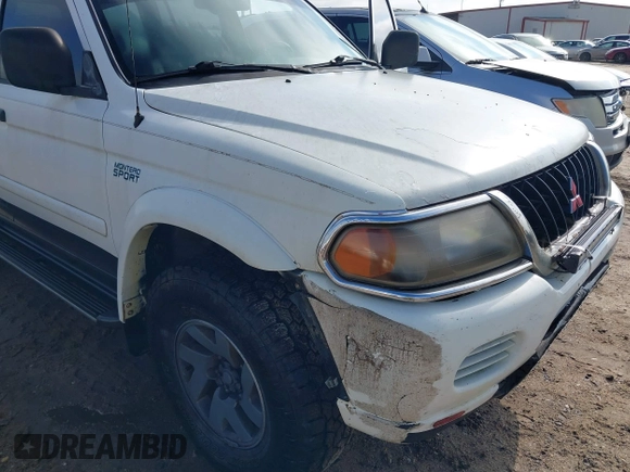 2001 Mitsubishi Montero Sport XLS with VIN JA4LS31H91P046295, listed as a IAAI auction lot 41475251 with 247,739 mi miles. Bid and sale history available at carsss.com. Image 6.