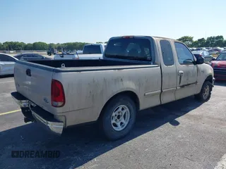 1998 Ford F-150 z VIN 1FTDX1764WNA01757, wystawiony jako IAAI lot #42149319 z przebiegiem 133 278 mil mil oraz . Historia ofert i sprzedaży dostępna na DreamBid. Obrazek 4.