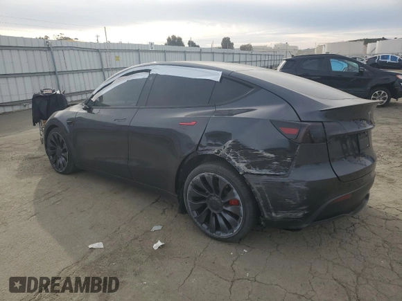 2024 Tesla Model Y Performance z VIN 7SAYGDEF3RF078535, wystawiony jako Copart lot #45749495 z przebiegiem 8 852 mil mil oraz Szkoda całkowita • Salvage title. Historia ofert i sprzedaży dostępna na DreamBid. Obrazek 2.