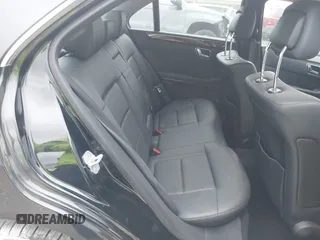 2011 Mercedes-Benz E 350 Luxury z VIN WDDHF8HB6BA418247, wystawiony jako IAAI lot #42161954 z przebiegiem 87 877 mil mil oraz . Historia ofert i sprzedaży dostępna na DreamBid. Obrazek 8.