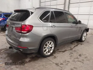 2016 BMW X5 xDrive35i z VIN 5UXKR0C5XG0U12540, wystawiony jako IAAI lot #41179965 z przebiegiem 75 997 mil mil oraz . Historia ofert i sprzedaży dostępna na DreamBid. Obrazek 4.