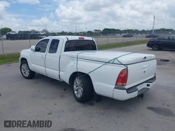 2015 Toyota Tacoma with VIN 5TFTX4CN7FX057092, listed as a IAAI auction lot 39318808 with 108,050 mi miles and . Bid and sale history available at DreamBid. Image 3.