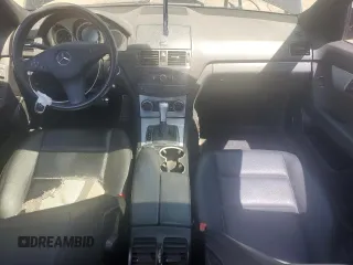 2009 Mercedes-Benz C 300 Sport z VIN WDDGF81X29R054096, wystawiony jako Copart lot #57433145 z przebiegiem 168 489 mil mil oraz Czysty tytuł • Clean title. Historia ofert i sprzedaży dostępna na DreamBid. Obrazek 8.