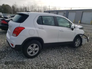 2019 Chevrolet Trax LS with VIN 3GNCJNSB2KL217682, listed as a Copart auction lot 48947305 with 65,836 mi miles and Salvage Title. Bid and sale history available at DreamBid. Image 3.