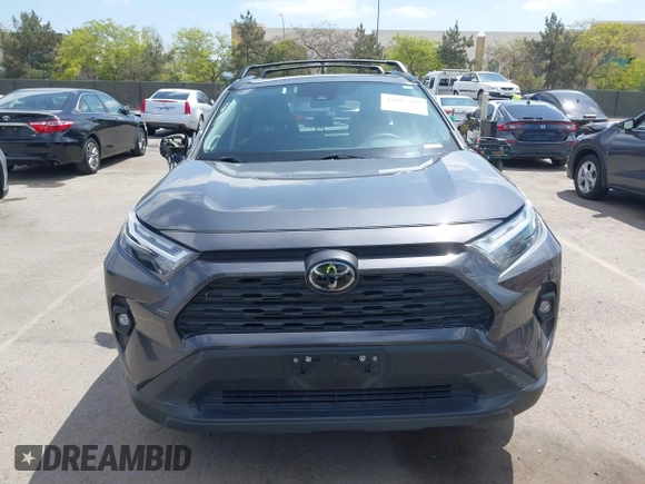 2023 Toyota RAV4 XLE Premium z VIN 2T3C1RFV4PW274552, wystawiony jako IAAI lot #42105989 z przebiegiem 37 301 mil mil oraz . Historia ofert i sprzedaży dostępna na DreamBid. Obrazek 11.