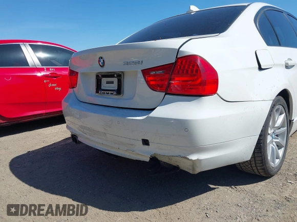 2011 BMW 3 Series 328i xDrive with VIN WBAPK5C54BA660470, listed as a IAAI auction lot 42077314 with 69,572 mi miles and . Bid and sale history available at DreamBid. Image 6.
