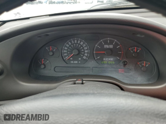 2001 Ford Mustang GT Deluxe with VIN 1FAFP42X61F262133, listed as a Copart auction lot 60112915 with 98,102 mi miles and Salvage title. Bid and sale history available at DreamBid. Image 9.